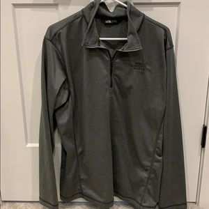 Men’s north face quarter zip